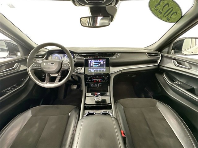 Used 2023 Jeep Grand Cherokee L Laredo image 33