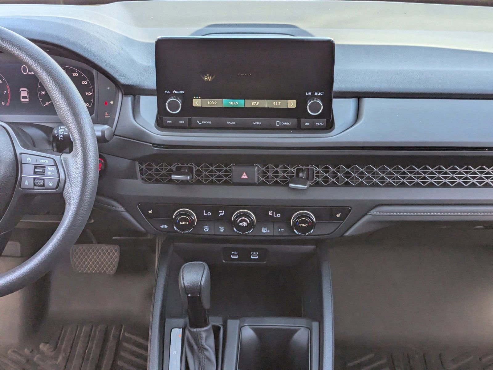 Used 2025 Honda Accord SE image 17