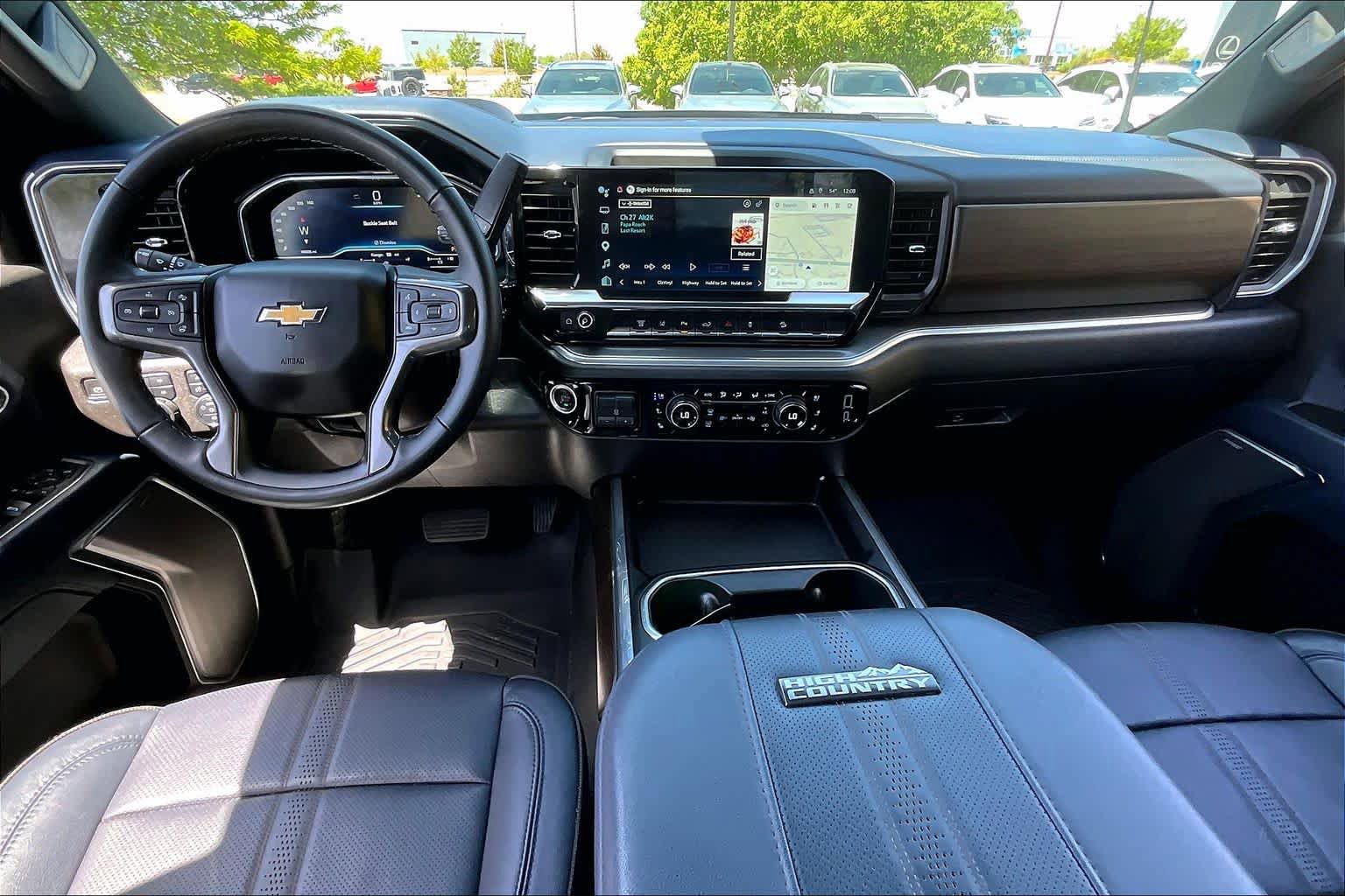 Used 2024 Chevrolet Silverado 2500 High Country w/ Technology Package AWD/4WD image 16