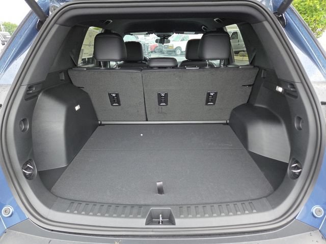 New 2027 Chevrolet Equinox LT w/ Convenience Package II FWD image 18