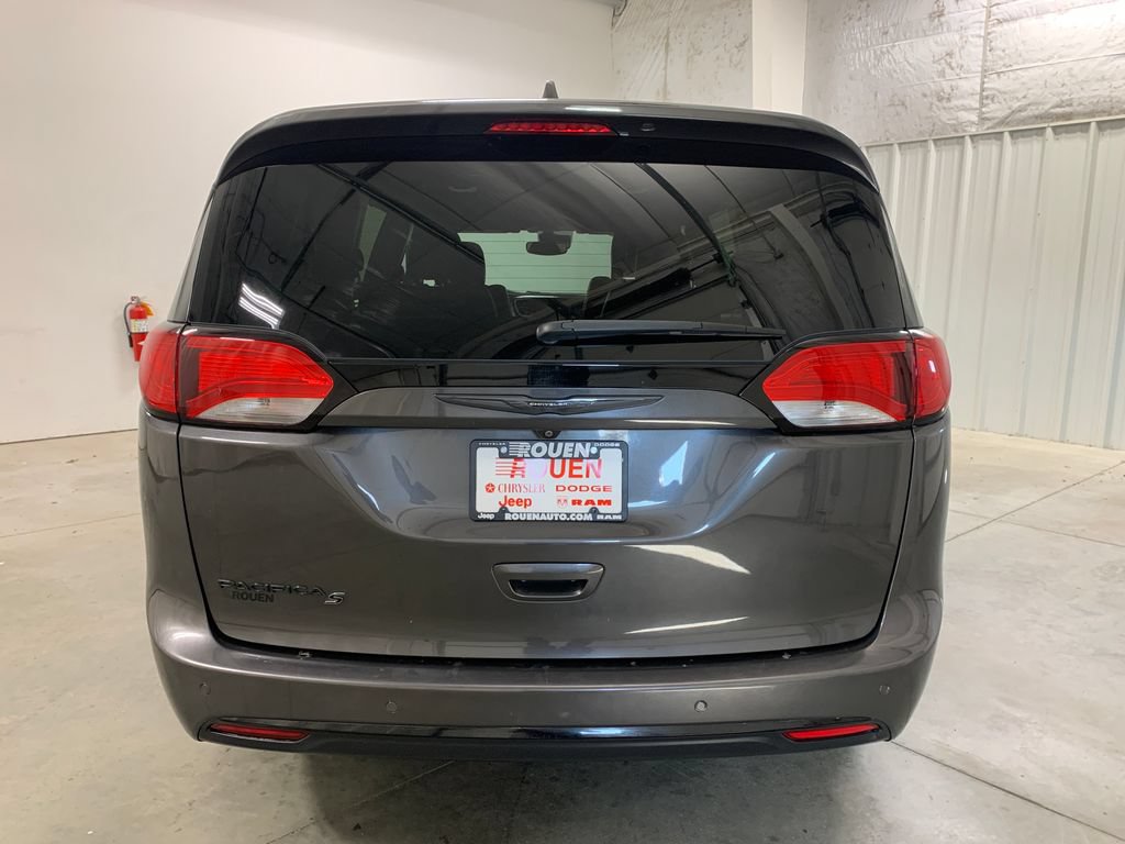 Used 2019 Chrysler Pacifica Touring-L Plus w/ Advanced Safetytec Group FWD image 8