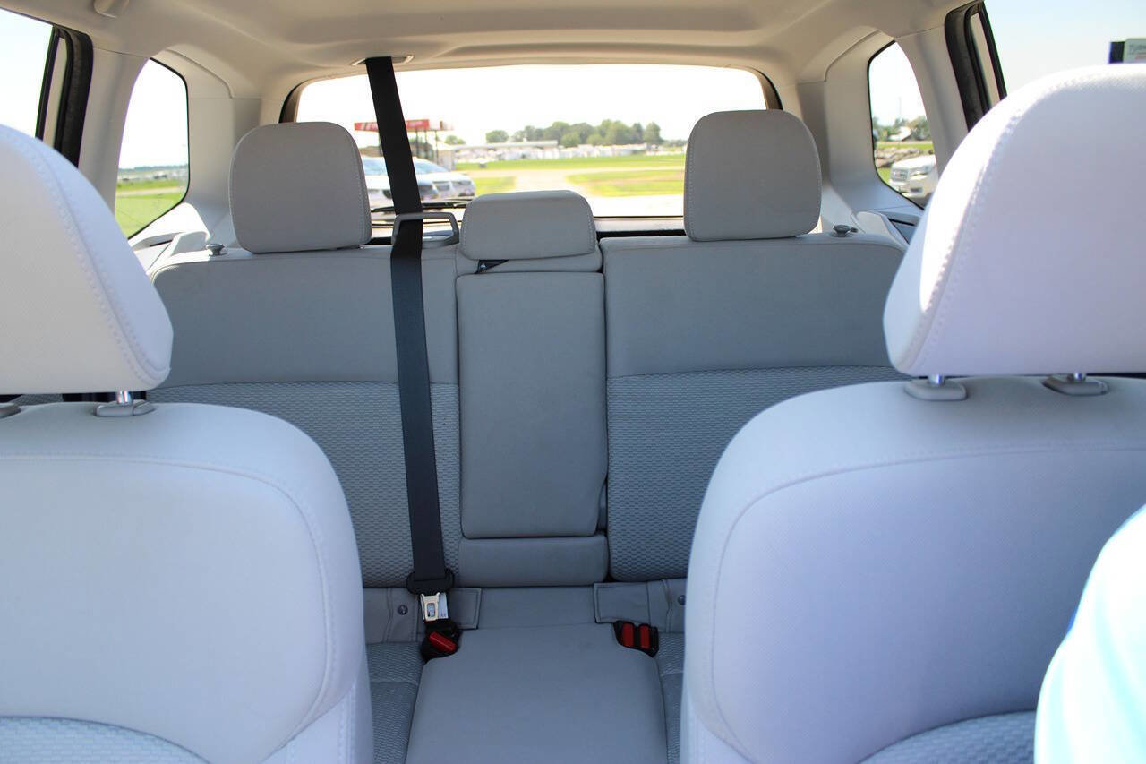 Used 2017 Subaru Forester 2.5i Premium image 16