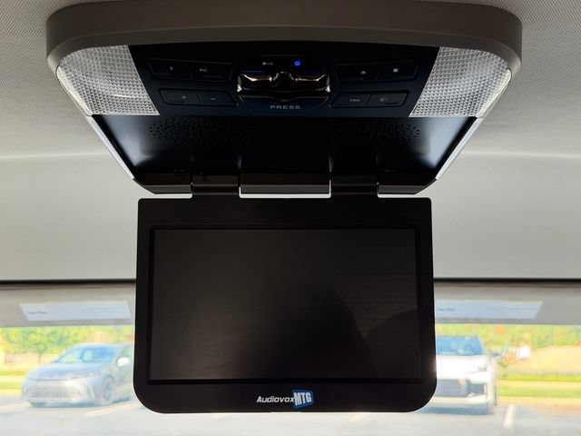 Used 2015 Toyota Sienna LE FWD image 35
