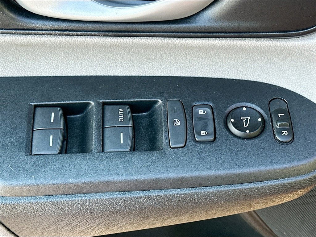 Used 2020 Honda CR-V LX image 17