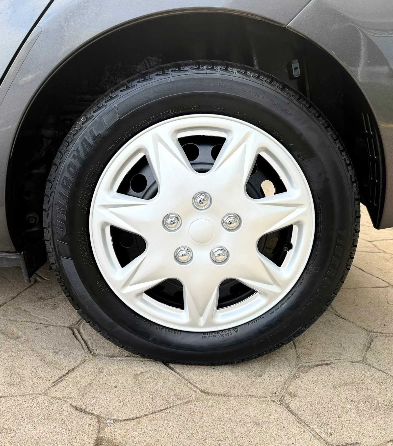 Used 2015 Toyota Prius C Two FWD image 41