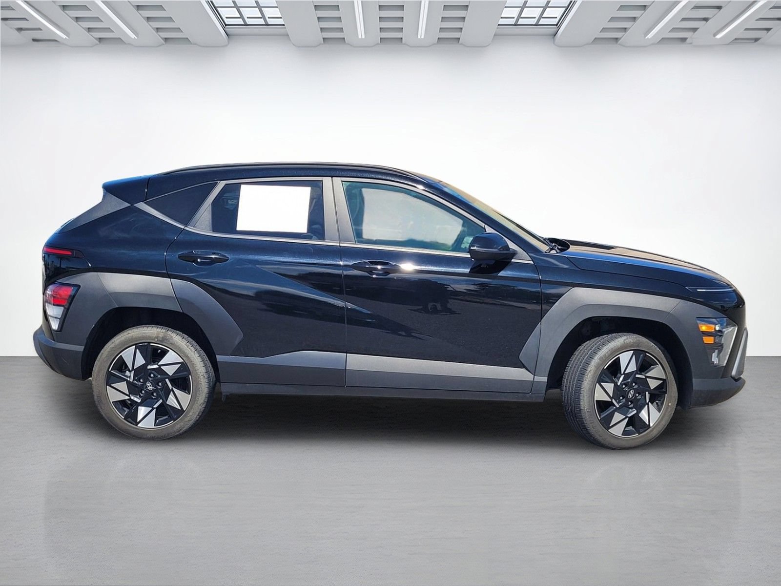 Certified 2025 Hyundai Kona SEL AWD/4WD image 3