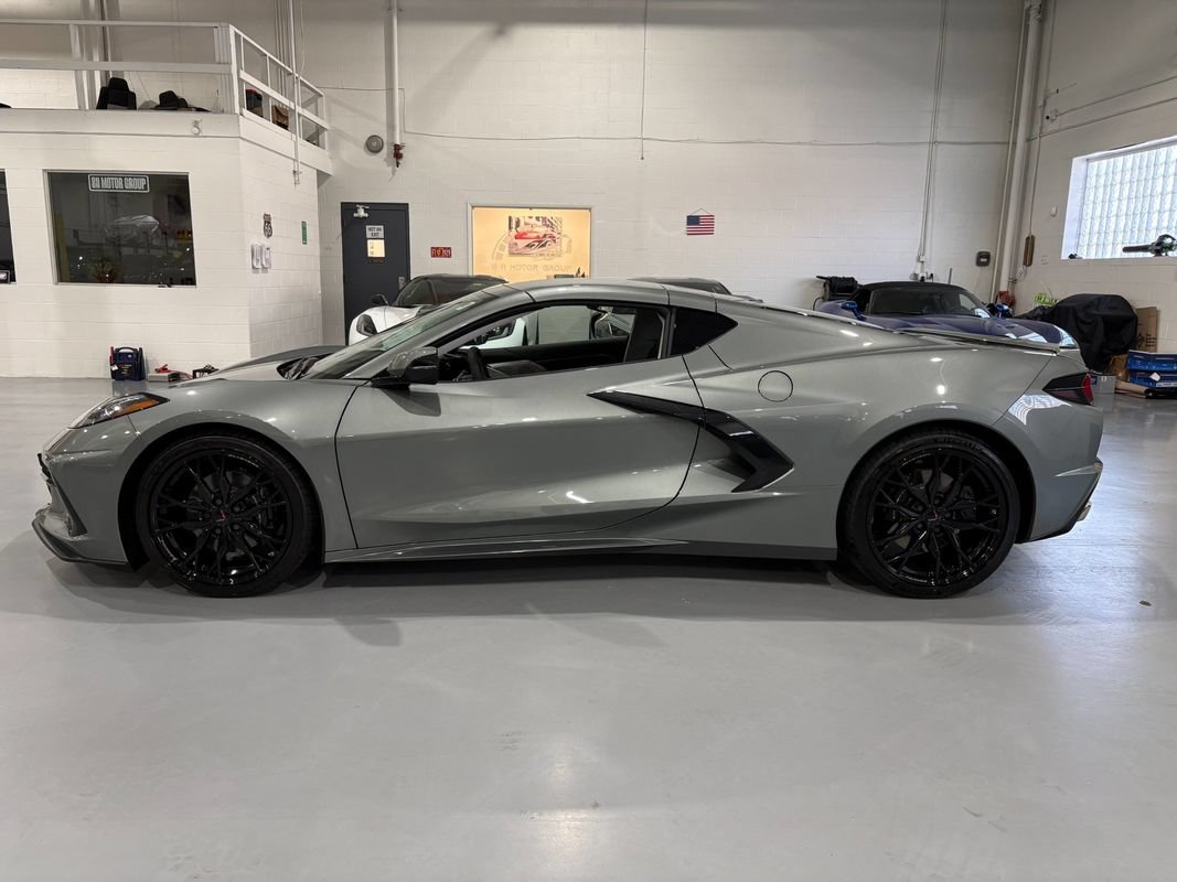 Used 2023 Chevrolet Corvette Stingray Premium Cpe w/ Battery Protection Package RWD image 4