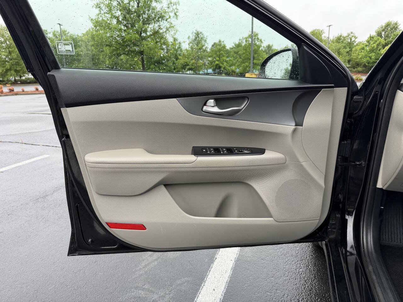 Used 2019 Kia Forte LXS FWD image 11