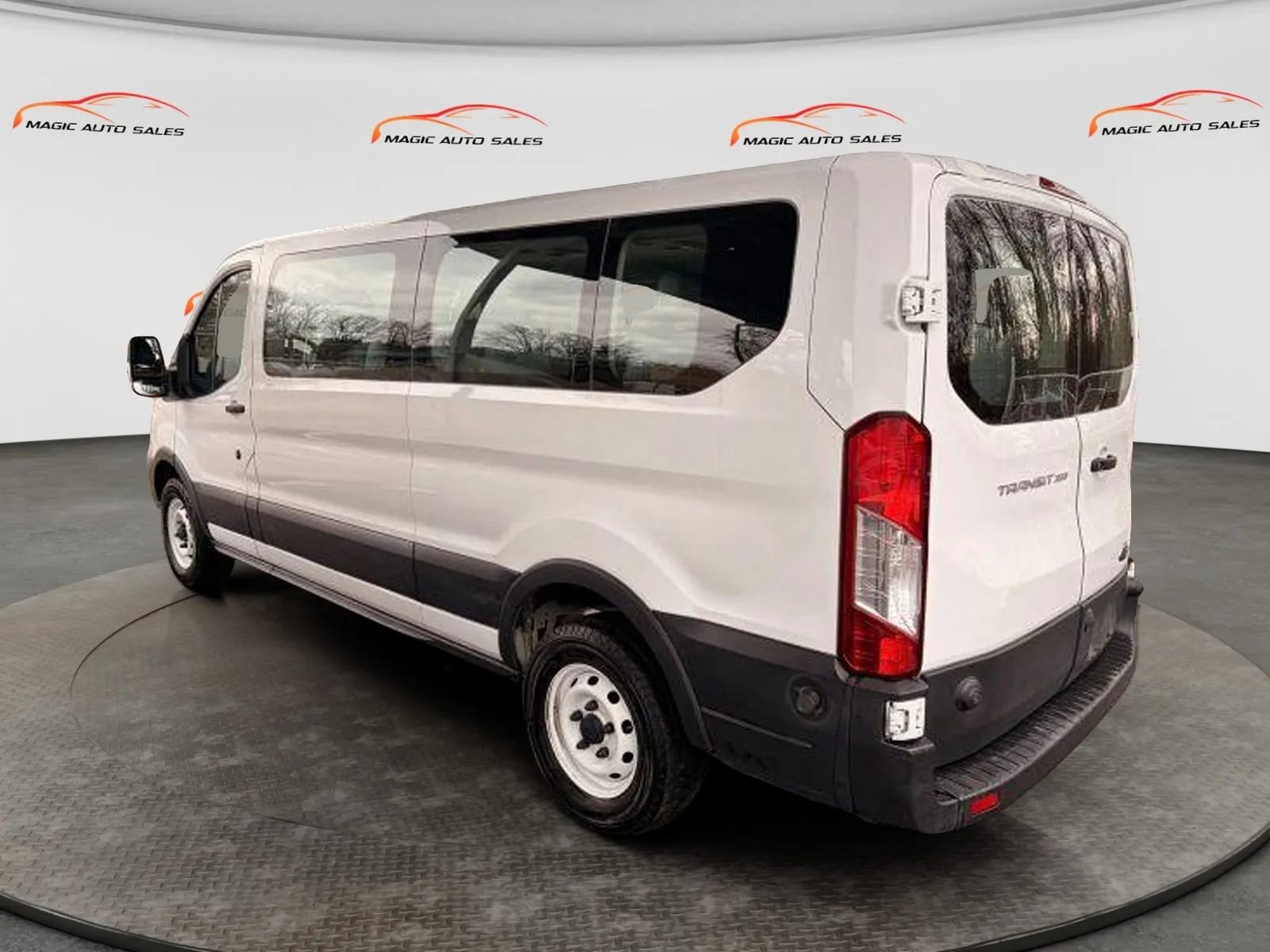 Used 2019 Ford Transit 350 XL RWD image 11