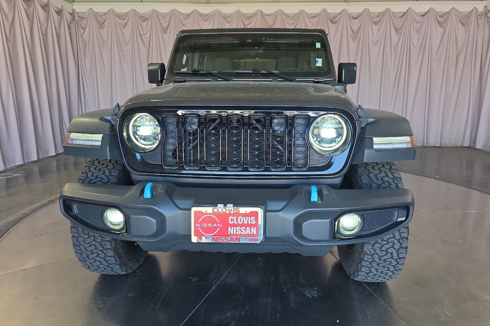 Used 2024 Jeep Wrangler Unlimited AWD/4WD image 11