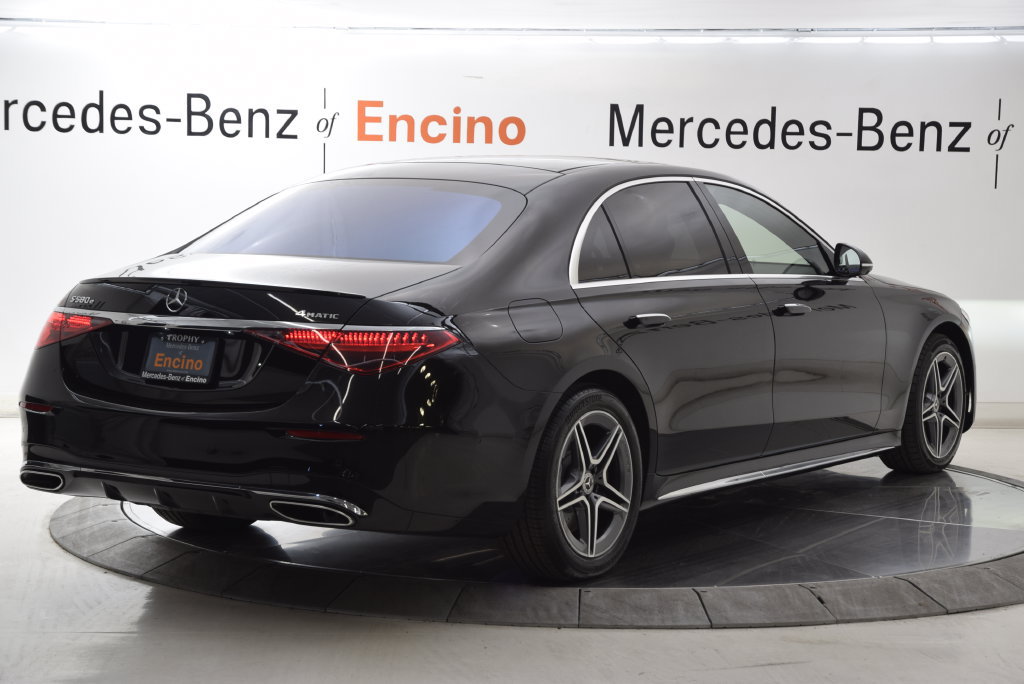Used 2024 Mercedes-Benz S 580e 4MATIC Sedan image 5
