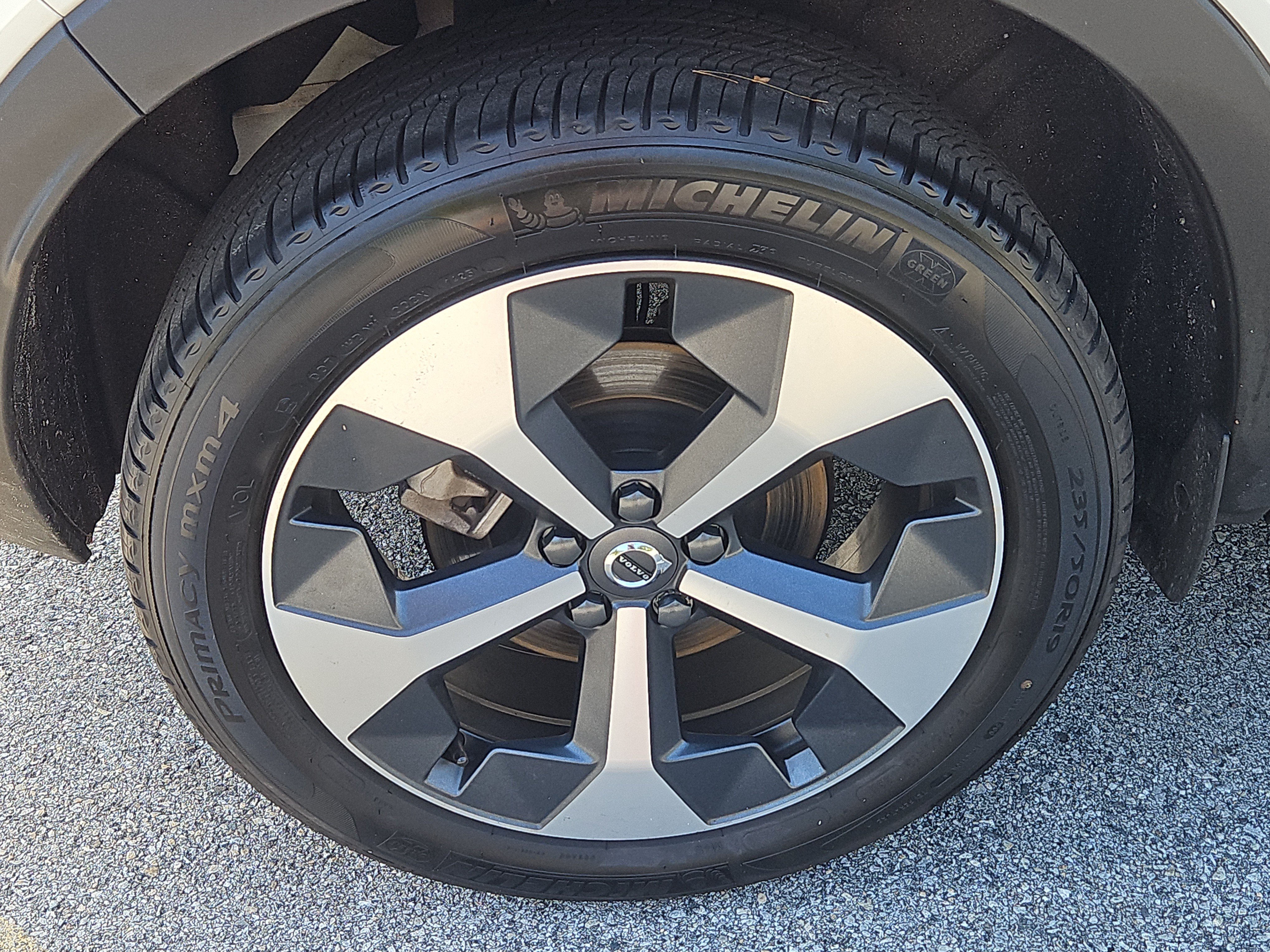 Used 2026 Volvo XC40 B5 Plus w/ Protection Package Premier AWD/4WD image 30