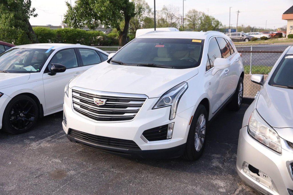 Used 2017 Cadillac XT5 FWD w/ LPO, Wheel Lock Package image 4