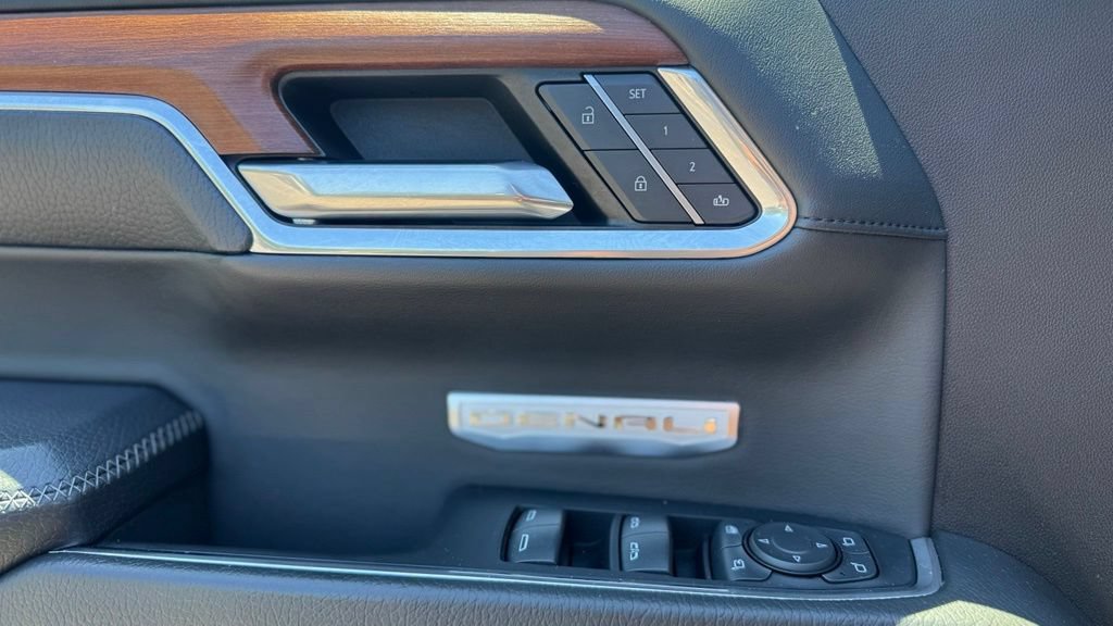 Used 2023 GMC Sierra 1500 Denali w/ Denali Reserve Package AWD/4WD image 22