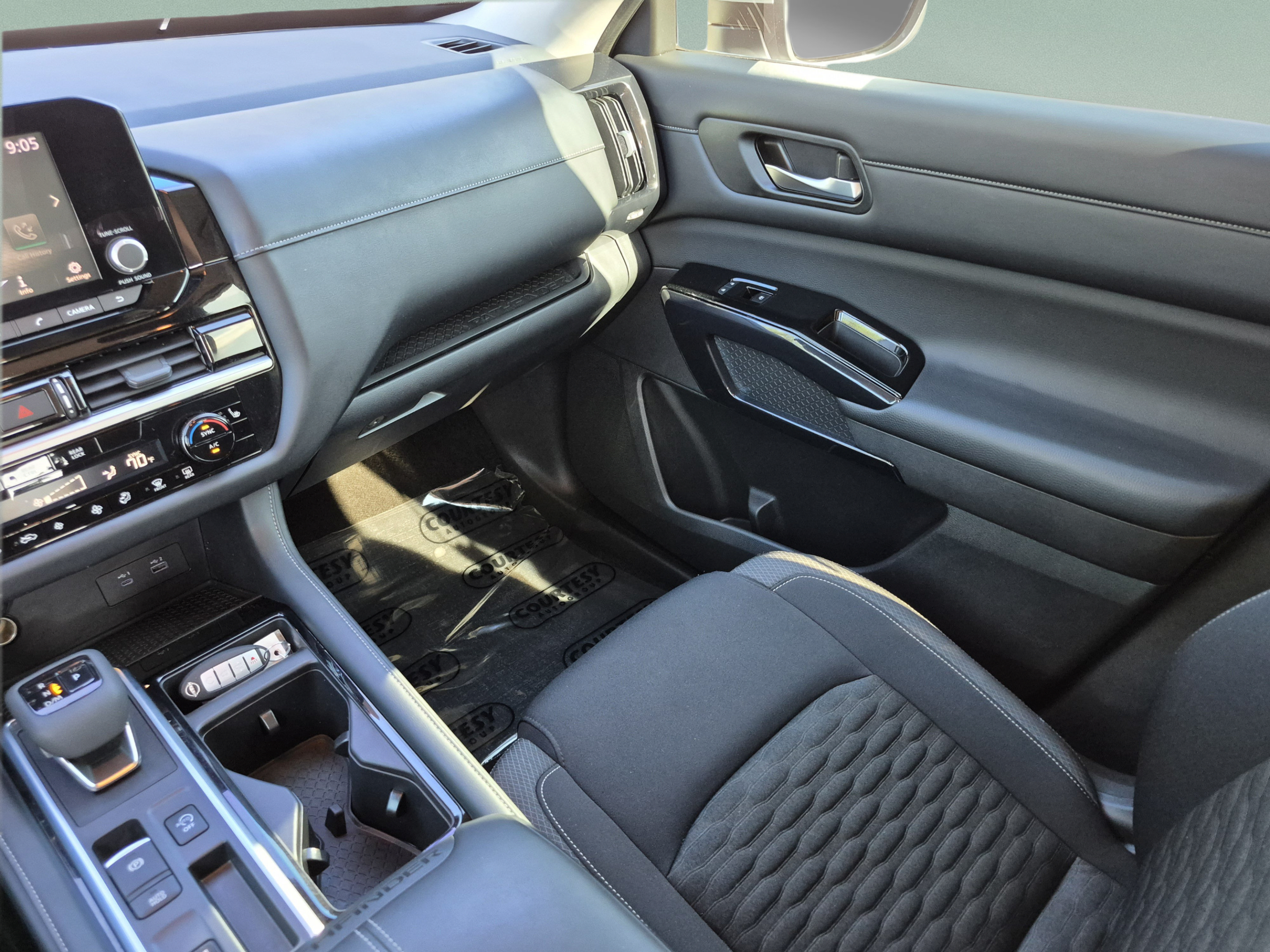 Certified 2022 Nissan Pathfinder SV FWD image 15