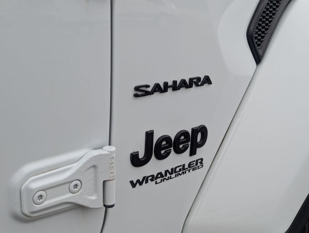 Used 2018 Jeep Wrangler Unlimited Sahara image 29