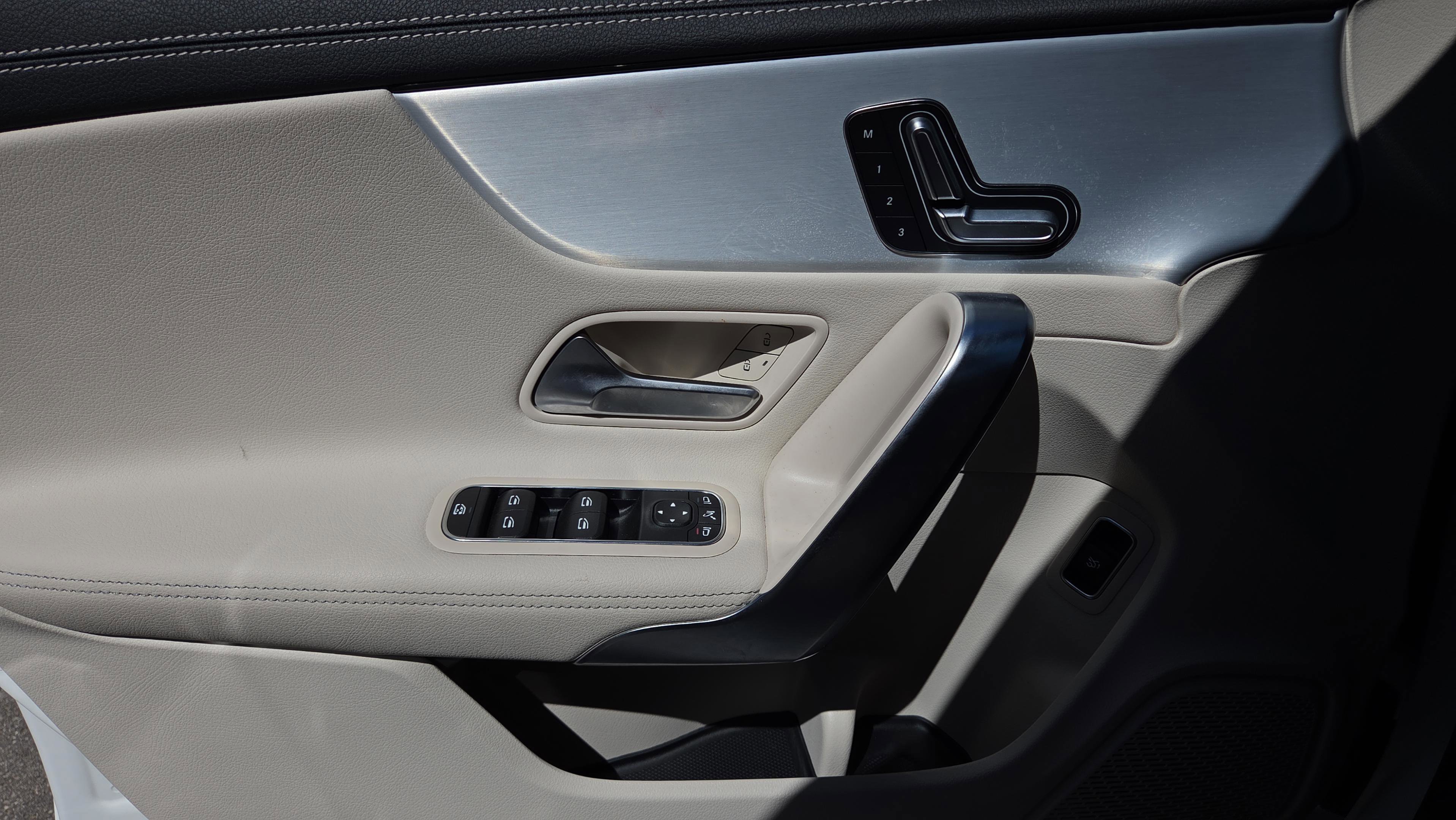 Used 2025 Mercedes-Benz CLA 250 image 13