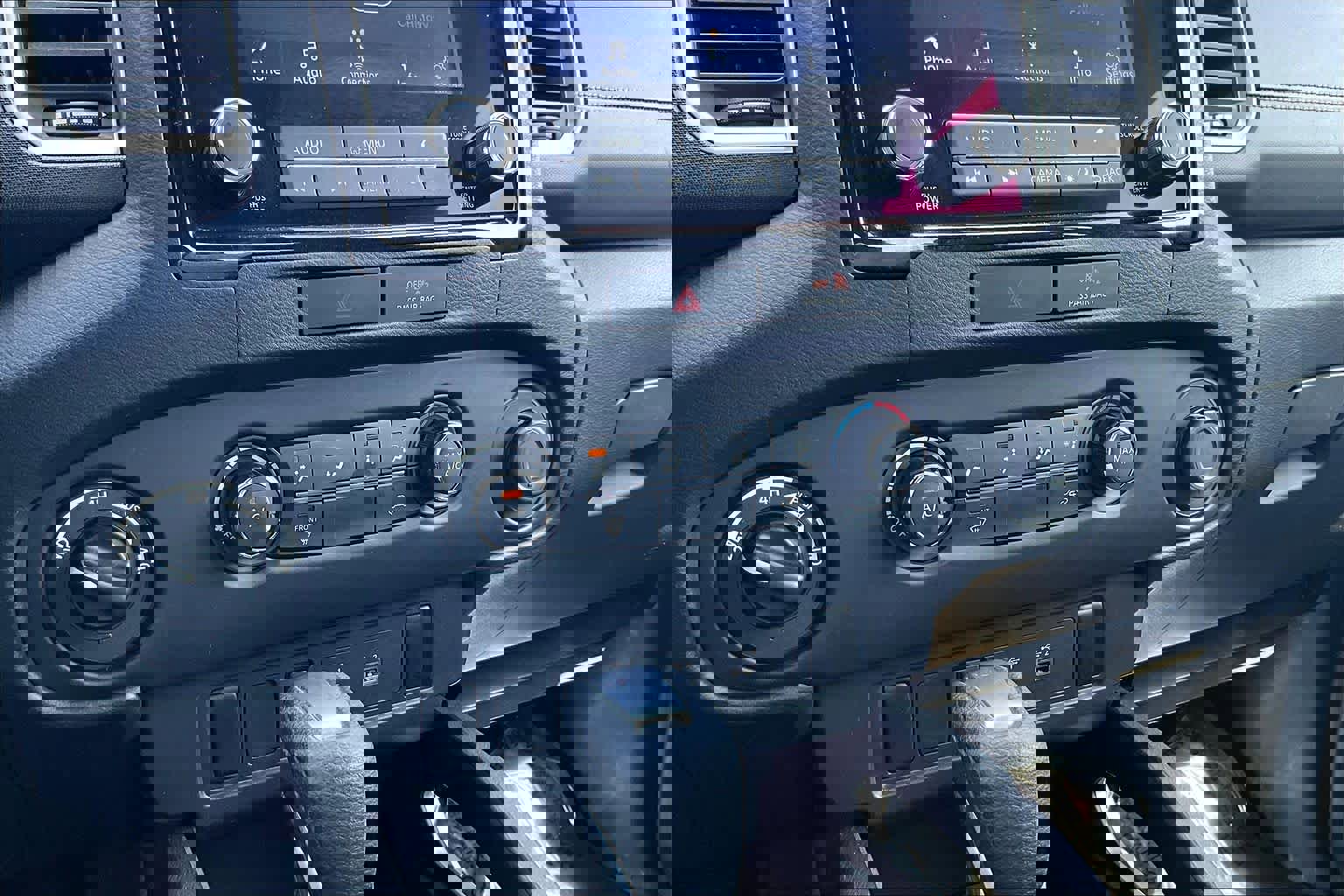 Used 2023 Nissan Frontier SV w/ Technology Package image 34