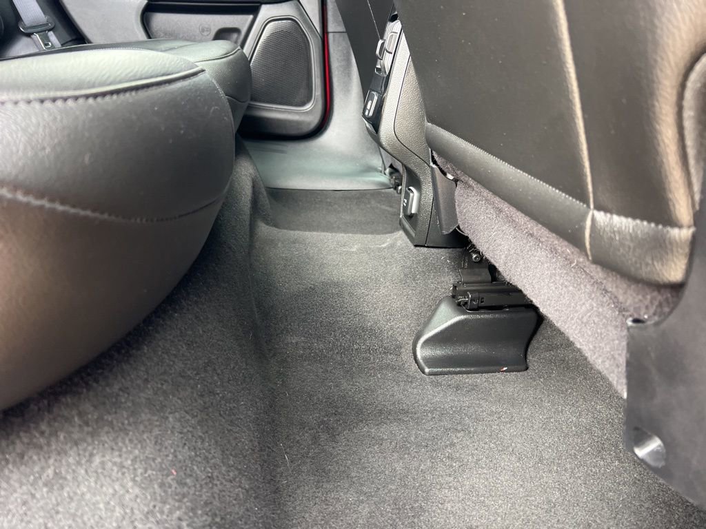 Used 2025 Jeep Compass Limited image 15