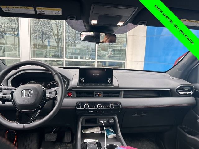 Used 2025 Honda Pilot Sport image 16