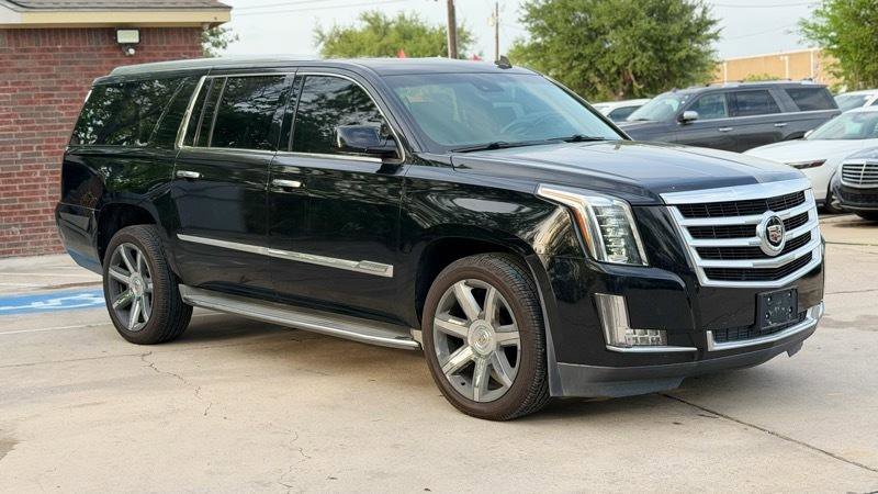 Used 2015 Cadillac Escalade ESV Luxury RWD image 3