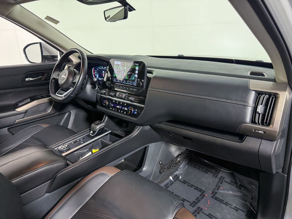 Certified 2024 Nissan Pathfinder Platinum w/ Cargo Package AWD/4WD image 13