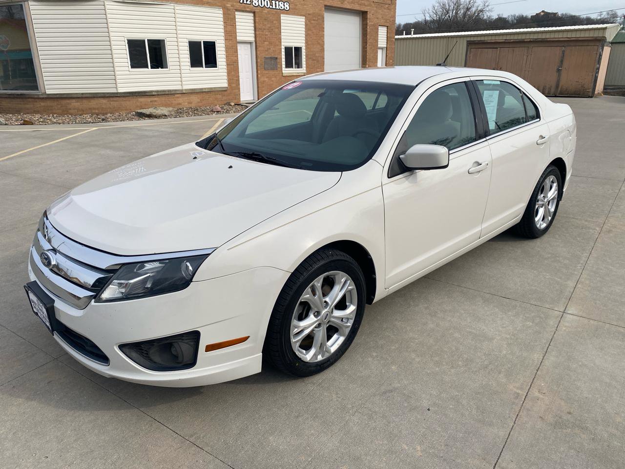 Used 2012 Ford Fusion SE FWD image 2