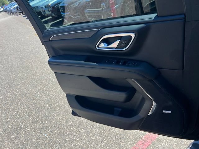 Used 2024 Chevrolet Tahoe Z71 w/ Luxury Package AWD/4WD image 15