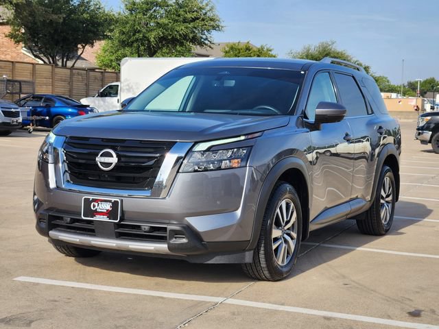 Used 2025 Nissan Pathfinder SL FWD image 12