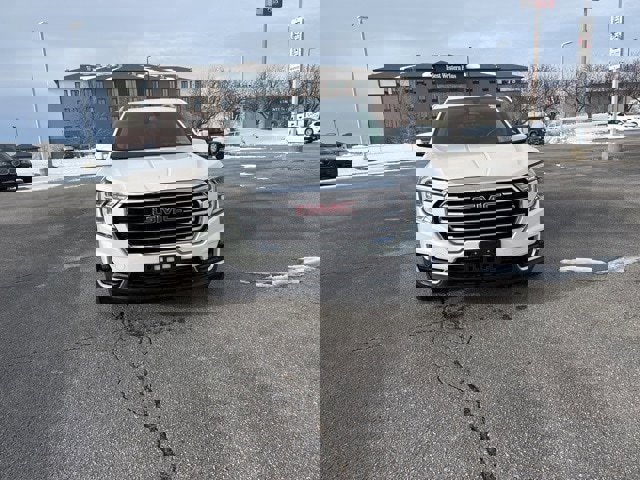 Used 2024 GMC Terrain SLT image 8