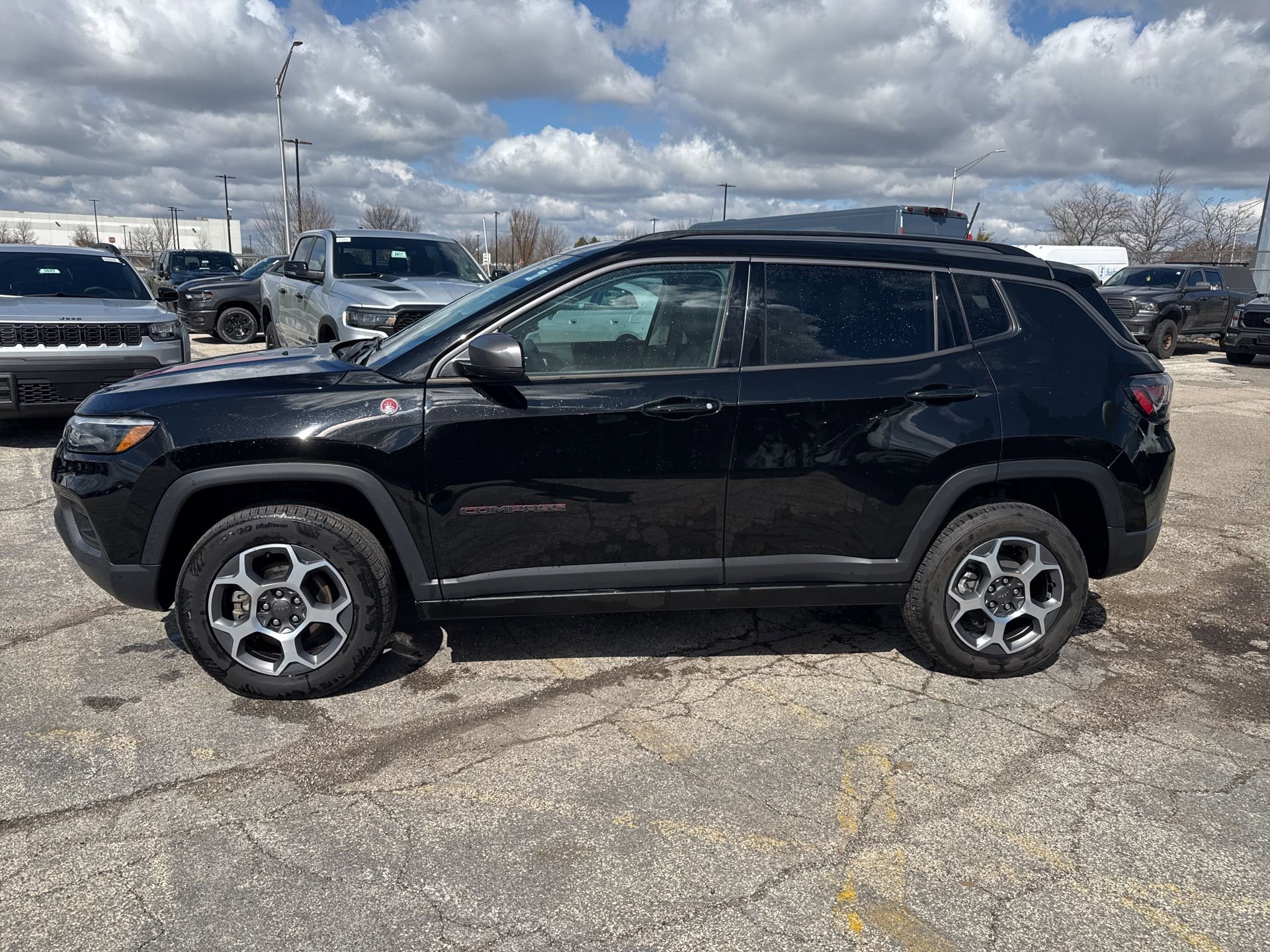 Used 2022 Jeep Compass Trailhawk w/ Trailhawk Elite Group image 9