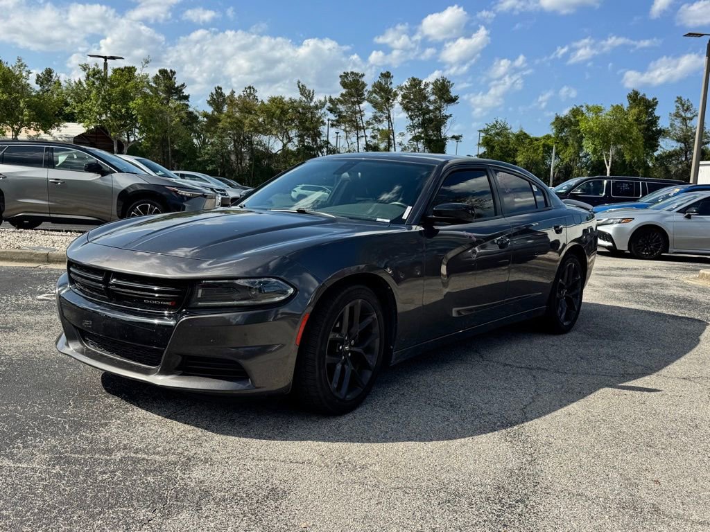 Used 2022 Dodge Charger SXT w/ Blacktop Package RWD image 3