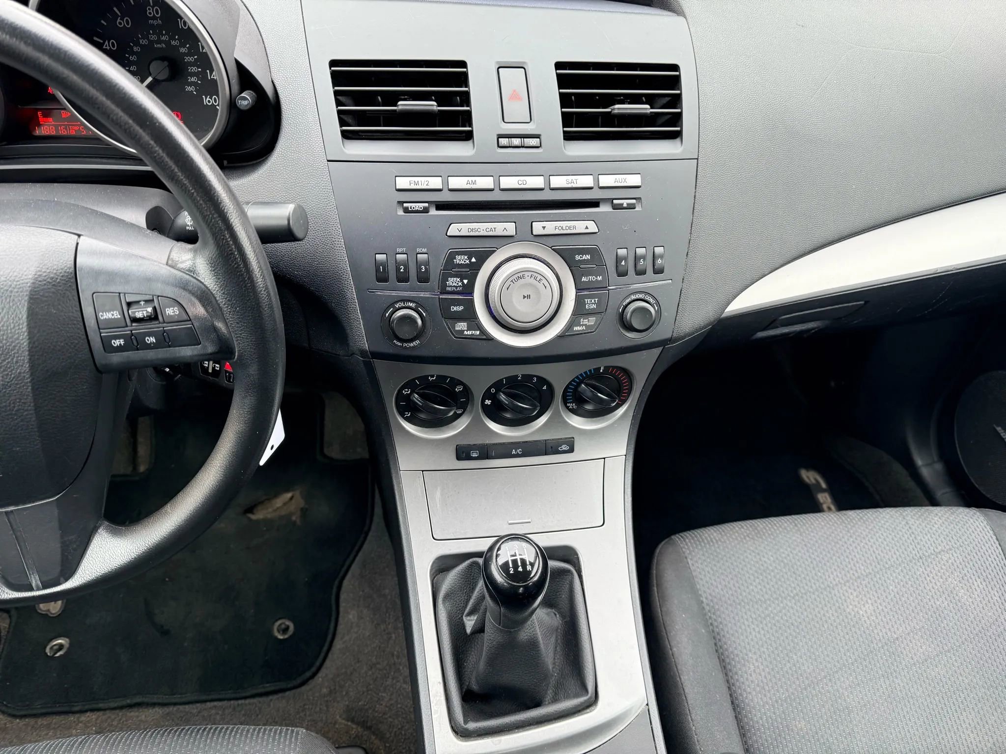 Used 2010 MAZDA MAZDA3 i Touring image 10