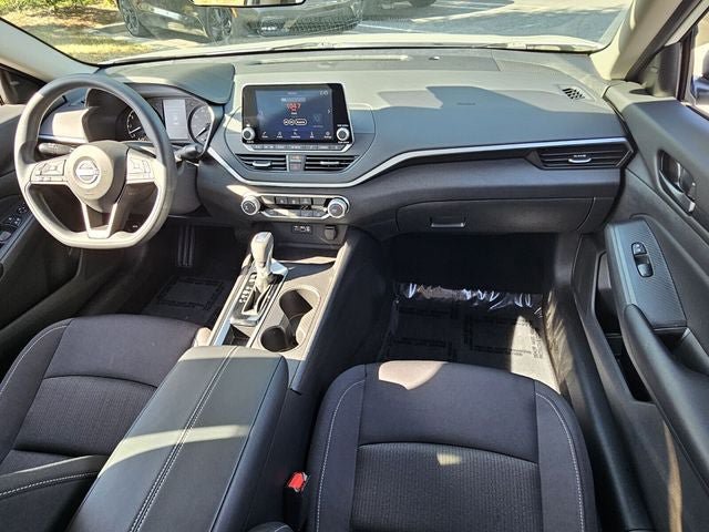 Used 2025 Nissan Altima 2.5 S FWD image 15