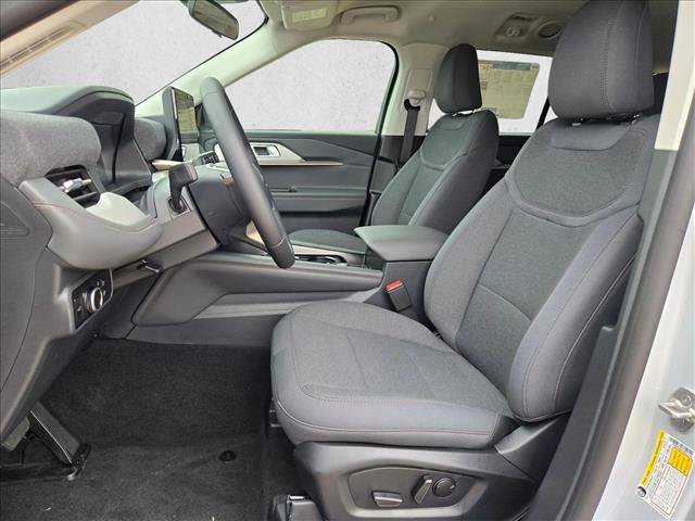 New 2026 Ford Explorer Active RWD image 4