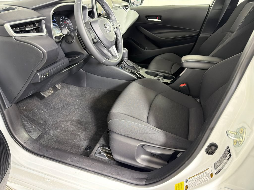 Used 2025 Toyota Corolla SE FWD image 9