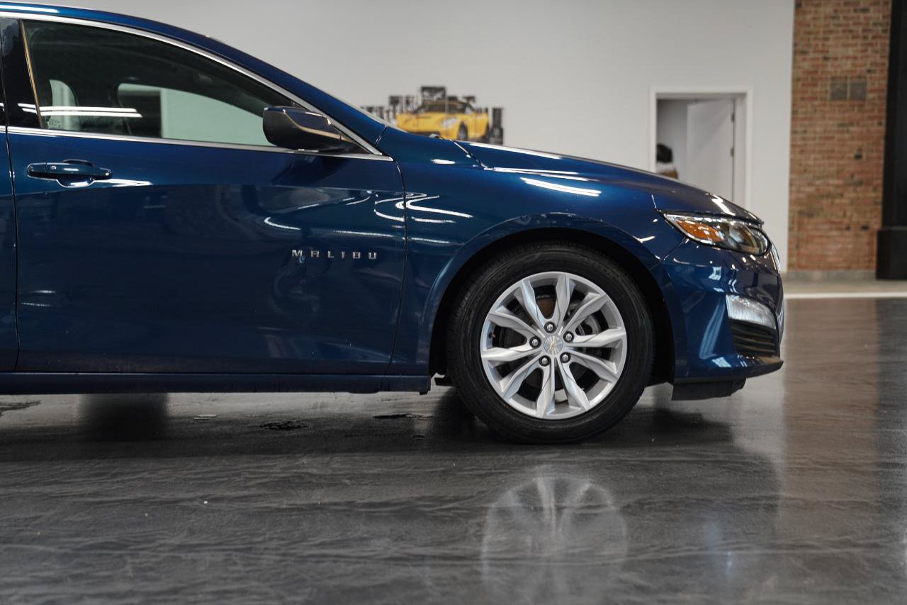 Used 2019 Chevrolet Malibu LT w/ Leather Package FWD image 10