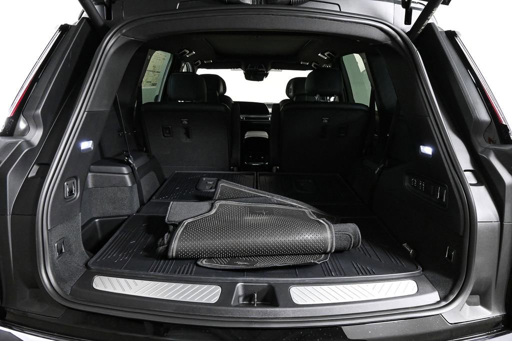 New 2026 Cadillac Vistiq Sport w/ LPO, Floor Liner Package image 32