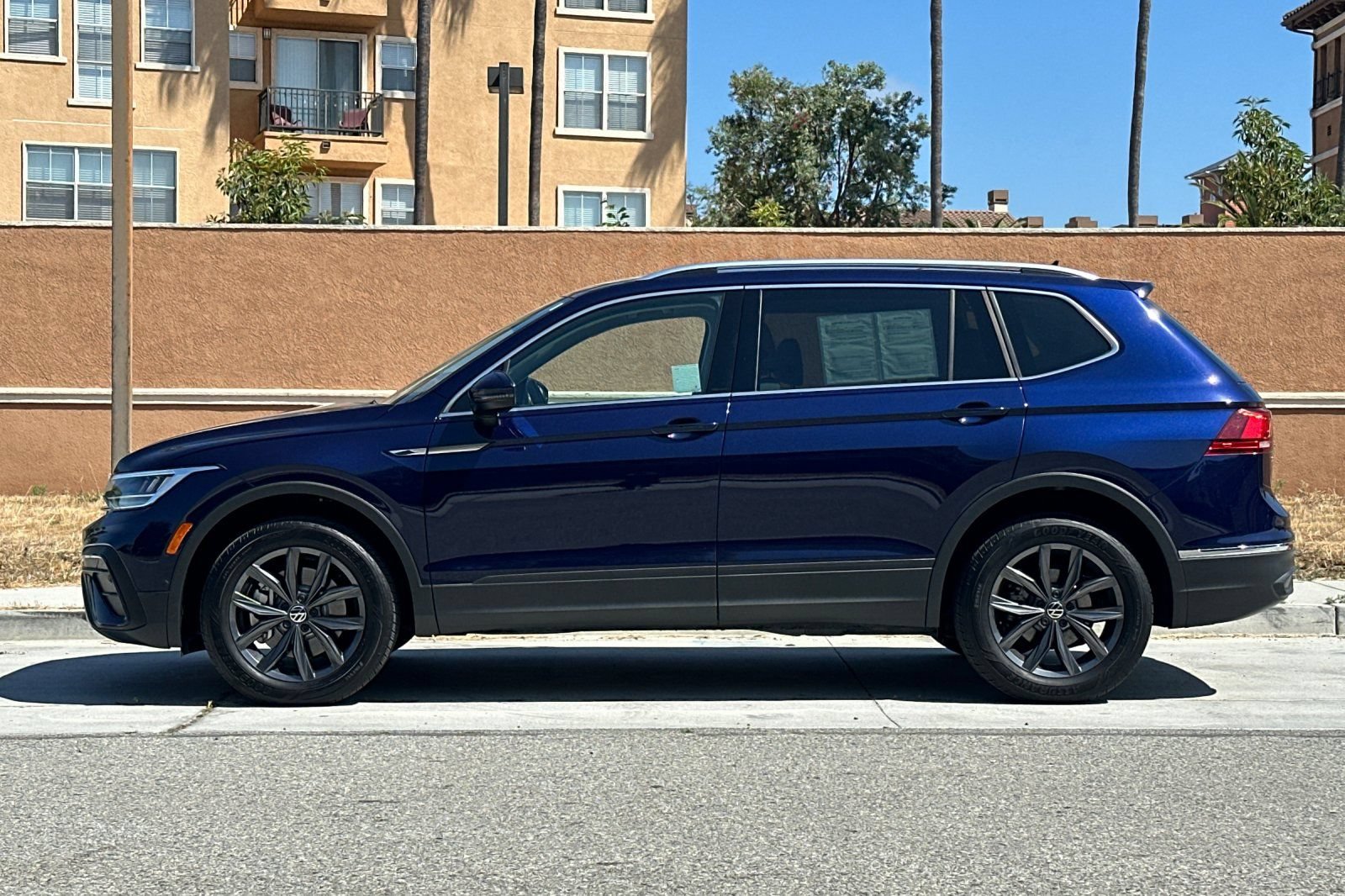 Used 2023 Volkswagen Tiguan SE FWD image 7