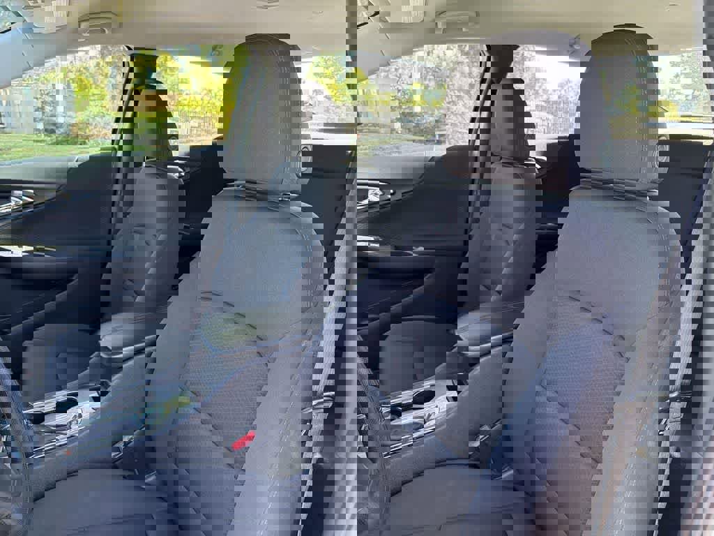 Used 2024 Chevrolet Malibu LT image 28