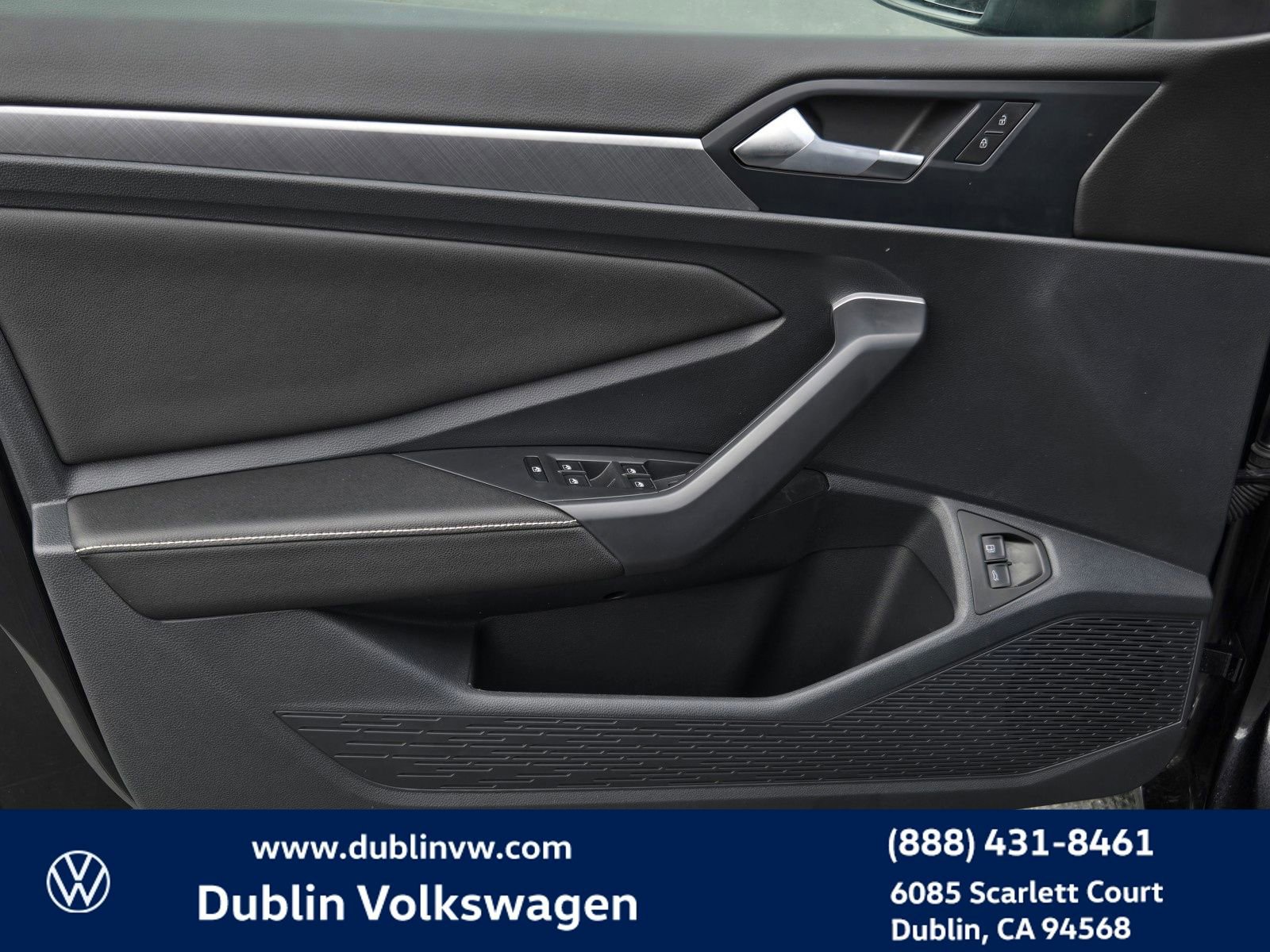 Used 2024 Volkswagen Jetta SE w/ Panoramic Sunroof Package FWD image 10