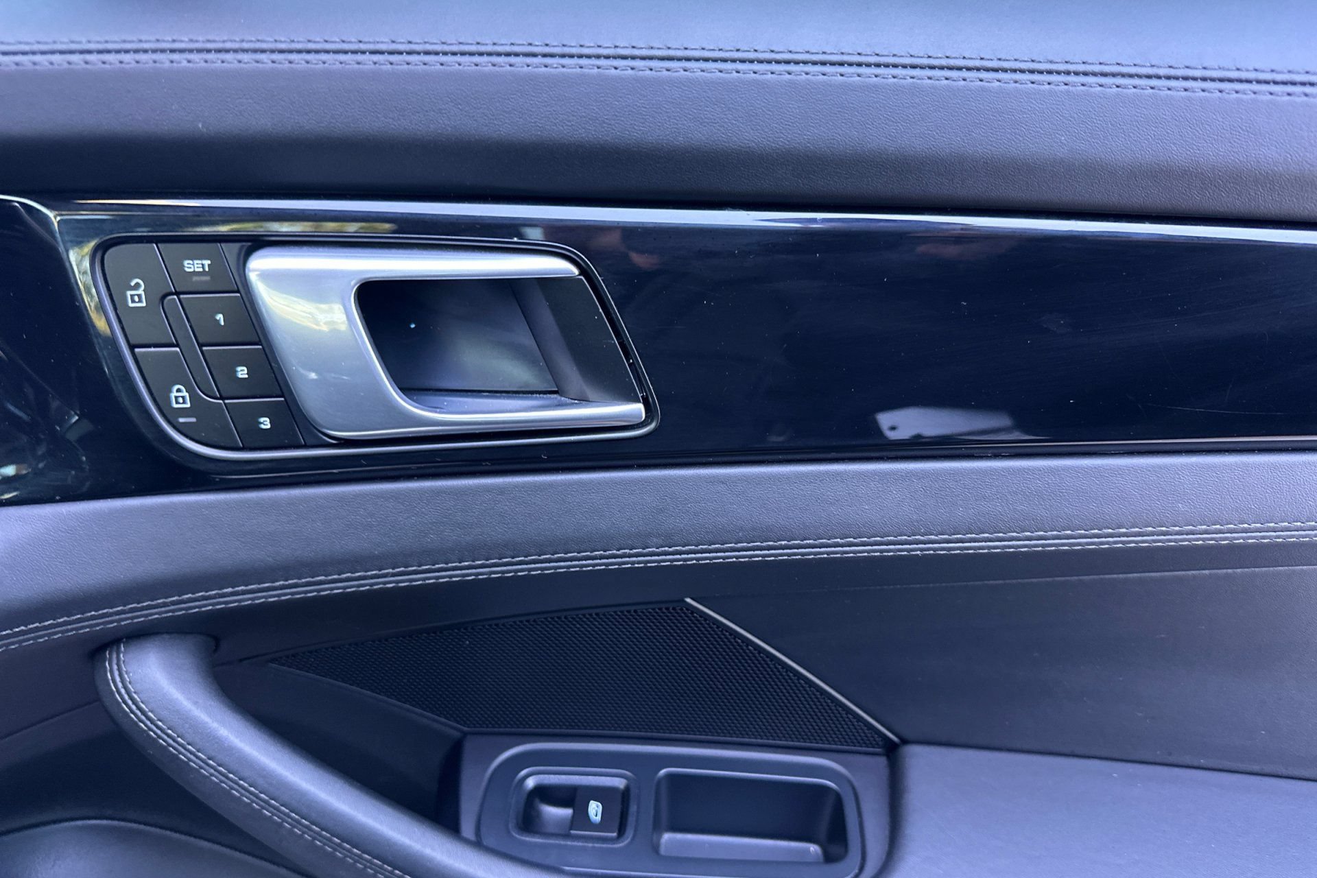 Certified 2022 Porsche Panamera 4S AWD/4WD image 19