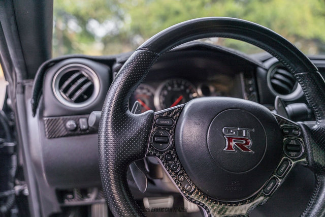 Used 2010 Nissan GT-R Premium AWD/4WD image 39
