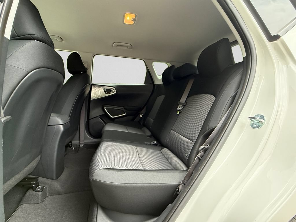 Used 2025 Kia Soul LX w/ LX Technology Package FWD image 26