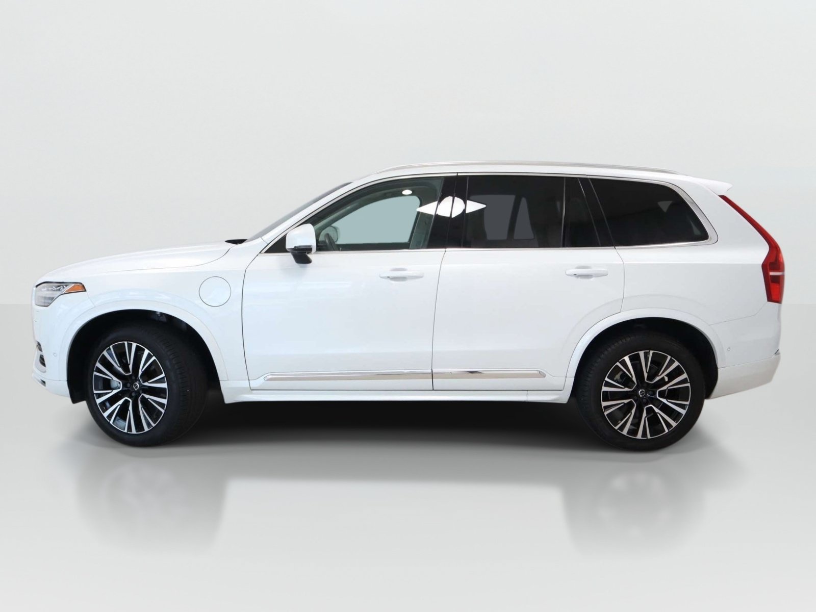 Used 2025 Volvo XC90 T8 Plus w/ Protection Package Premier AWD/4WD video 2
