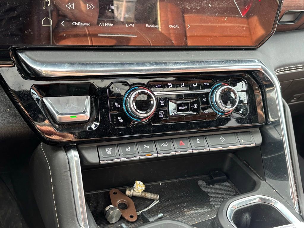 Used 2024 GMC Sierra 3500 Denali Ultimate image 11