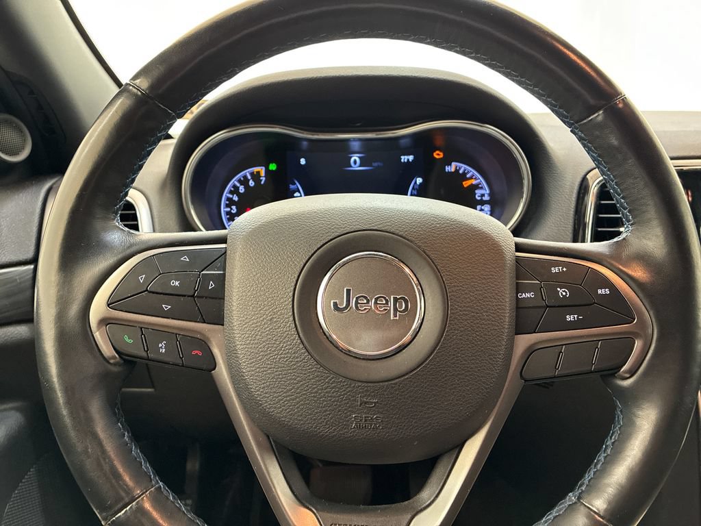 Used 2019 Jeep Grand Cherokee Laredo AWD/4WD image 11