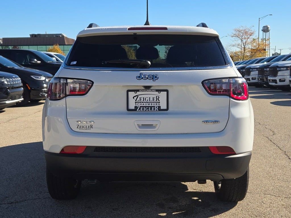 New 2026 Jeep Compass Latitude image 13