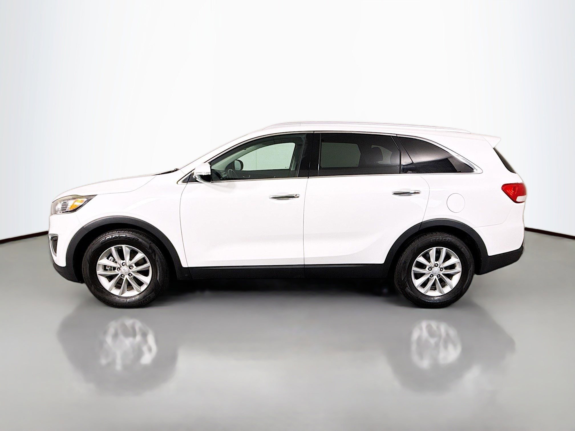 Used 2017 Kia Sorento LX w/ LX V6 Convenience Package image 6