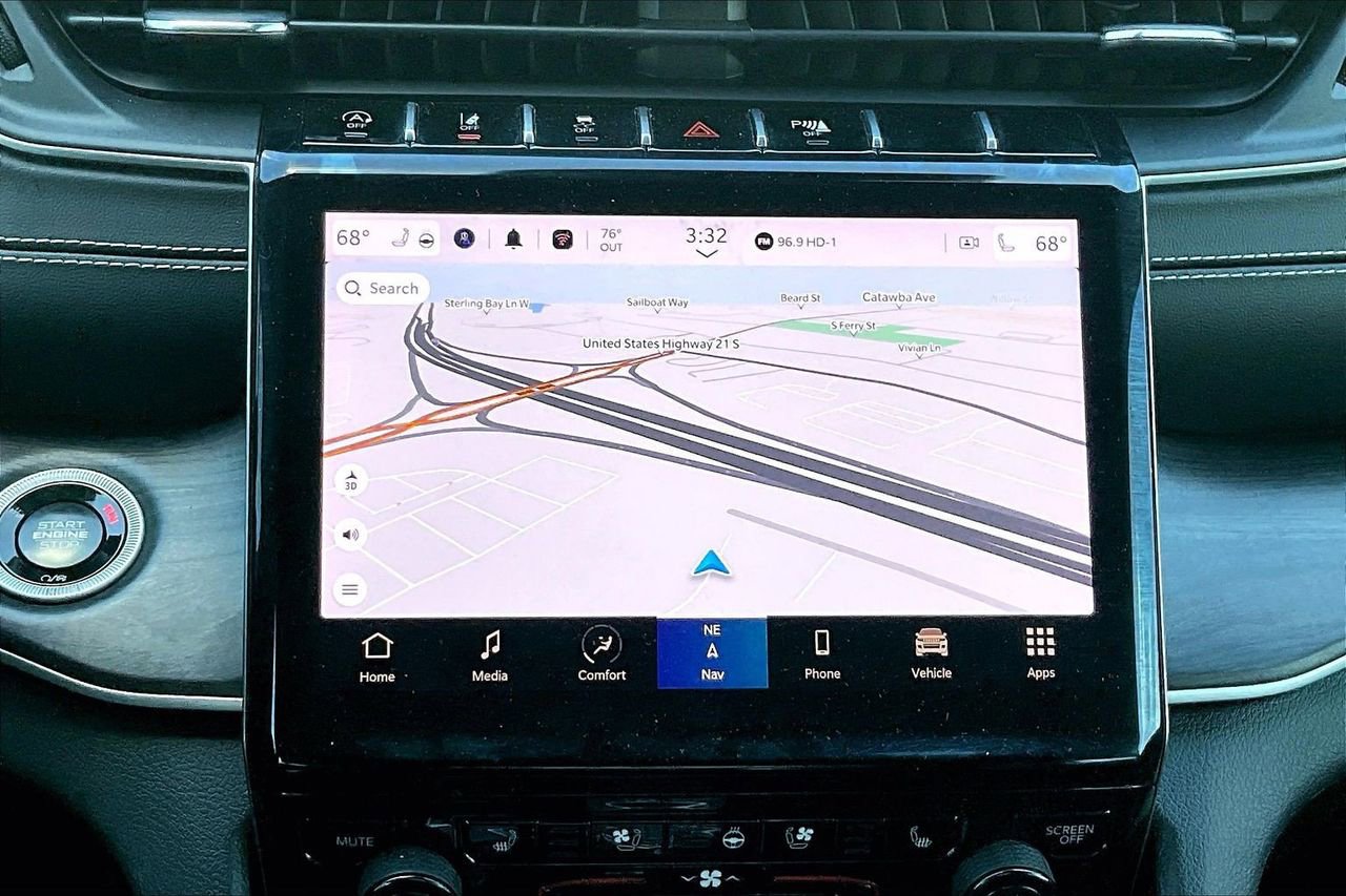 Certified 2025 Jeep Grand Cherokee L Limited w/ Luxury Tech Group II image 14